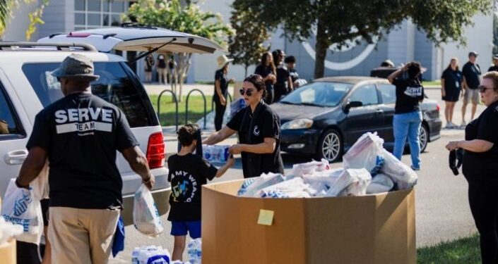 Igreja distribuirá 3 mil cestas e oferecerá oração a famílias carentes