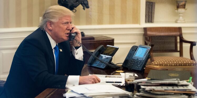 Trump envia recado à Justiça do Brasil: ‘Deixem Bolsonaro em paz’