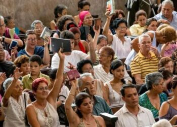 Cuba não consegue conter o Evangelho e evangélicos crescem