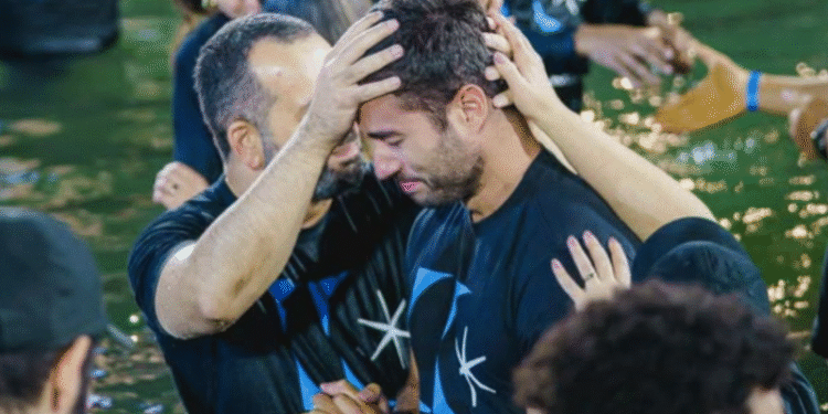 Cobrança para realizar batismo causa indignação no meio evangélico