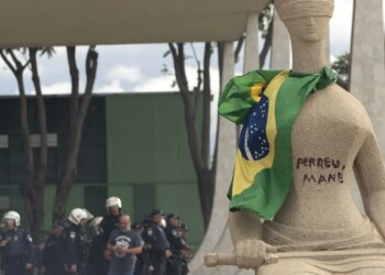 Moraes autoriza assistência religiosa para mulher que pinchou estátua