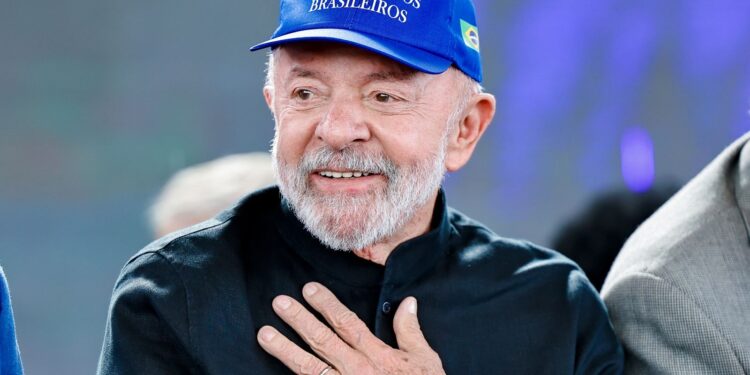 Lula crítica jornada 6×1 e defende escala de trabalho “mais flexível”
