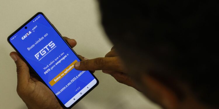 Caixa conclui distribuição de quase R$ 13 bilhões de lucro do FGTS