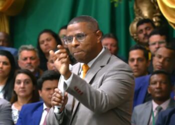 Osiel Gomes contra ‘pregadores da parede preta’: ‘Igreja vai secar’