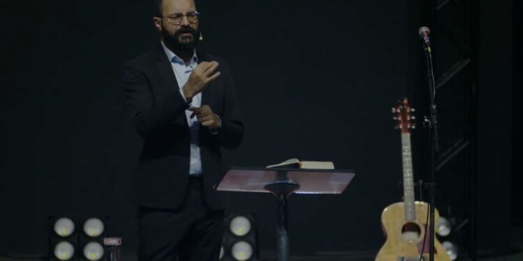 Profecia impediu que mãe de Guilherme Andrade o abortasse