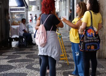 MEC quer estender Pé-de-Meia a todos do ensino médio da rede pública