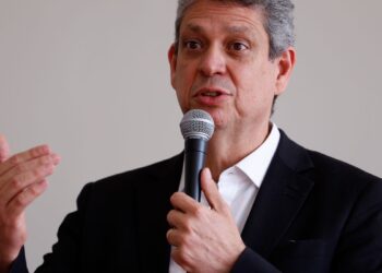 Governo defende justiça tributária e não alta de imposto, diz ministro