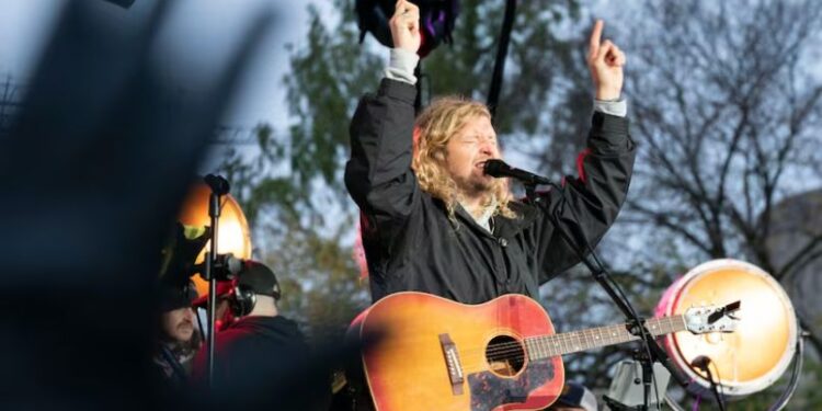 Canadá multa igreja por realizar evento com evangelista americano