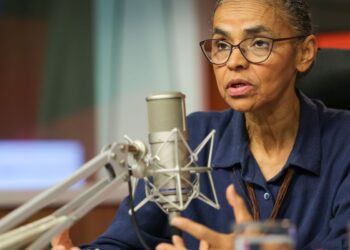 Luta não deve ser para proteger menos o meio ambiente, defende Marina