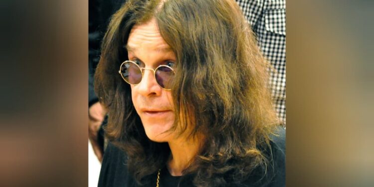 Pastor diz que evangelizou e deu Bíblia a Ozzy Osbourne antes da lenda do rock falecer