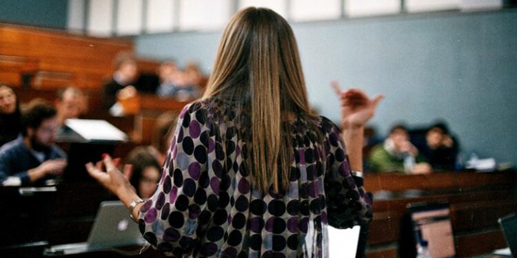 Estudo confirma correlação de frequência à igreja e saúde mental