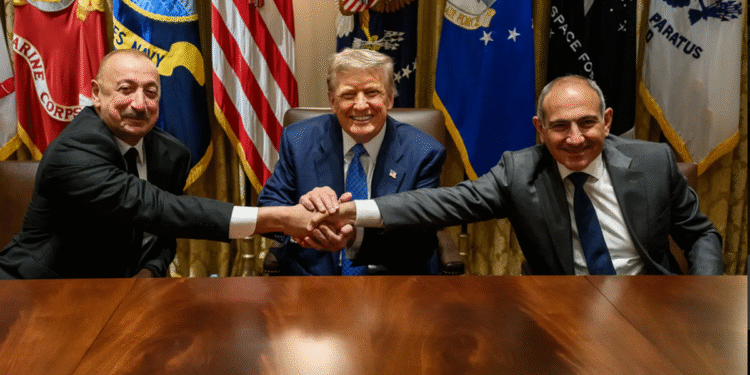 Armênia cristã e Azerbaijão muçulmano assinam acordo de paz histórico em Washington