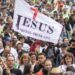 Marcha para Jesus leva centenas de pessoas pelas ruas da capital da República Tcheca