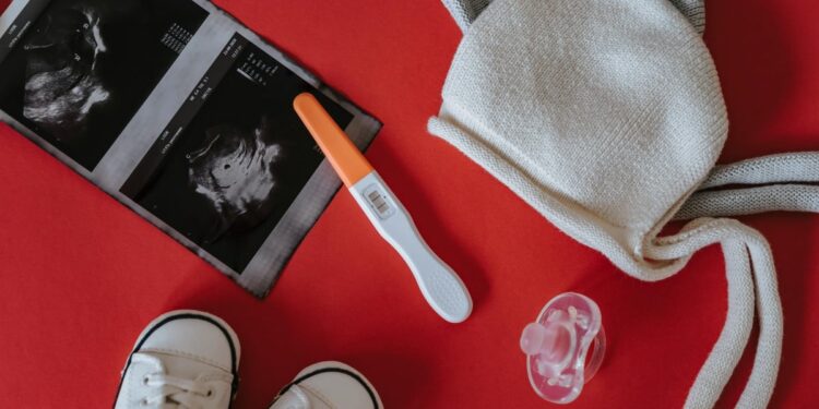 Governo revoga decreto que protegia crianças desde a gestação: “Avanço da agenda abortista”