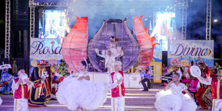 Quadrilhas emocionam o público com temas culturais e poéticos no Arraial Flor do Maracujá