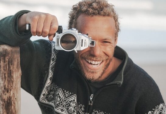 Deus sempre ouve as nossas orações, nós é que não estamos perto para ouvi-Lo.