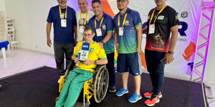 Atleta é homenageado no encerramento da fase estadual paralímpica do Joer 2025