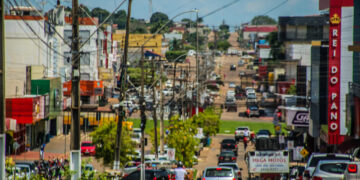 Licenciamento anual de veículos com placa final 8 deve ser atualizado até 29 de agosto