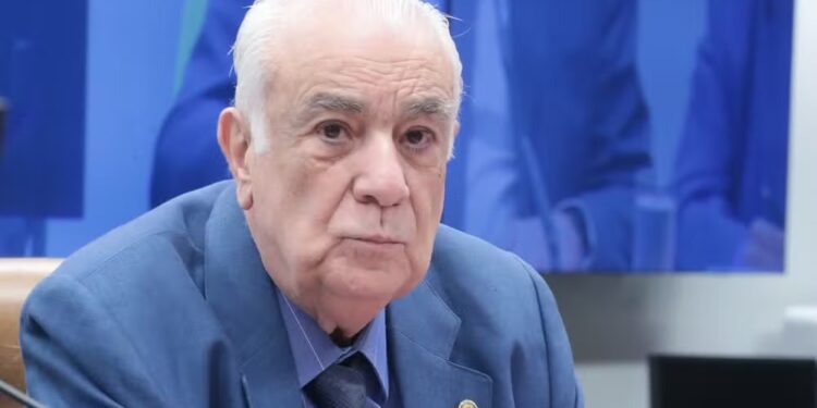 “Amicíssimo de Moraes”, deputado é expulso do PL após falas