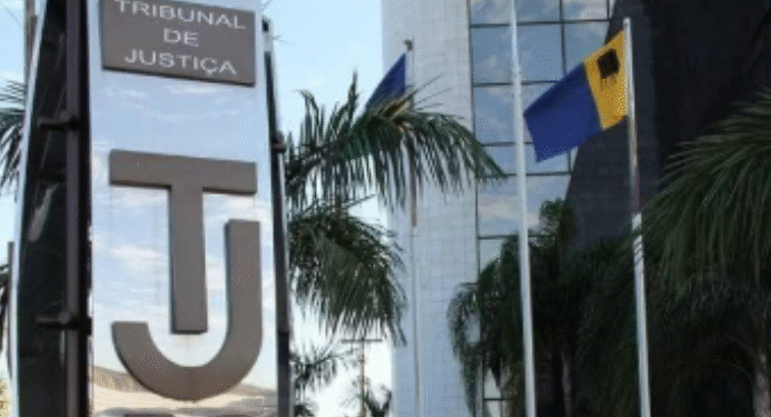 TJRO mantém condenação de homem que matou com 60 golpes de faca e machadinha