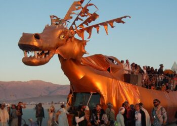 Tempestade interrompe evento mundano e evangelistas celebram