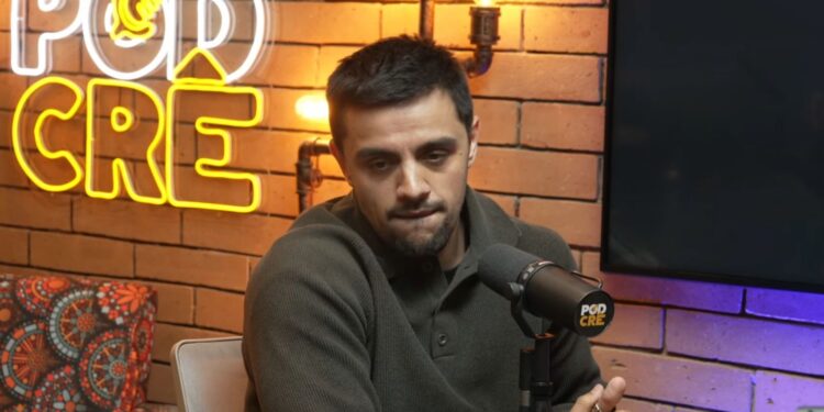 Felipe Simas relembra ‘momento depressivo’ antes de conversão