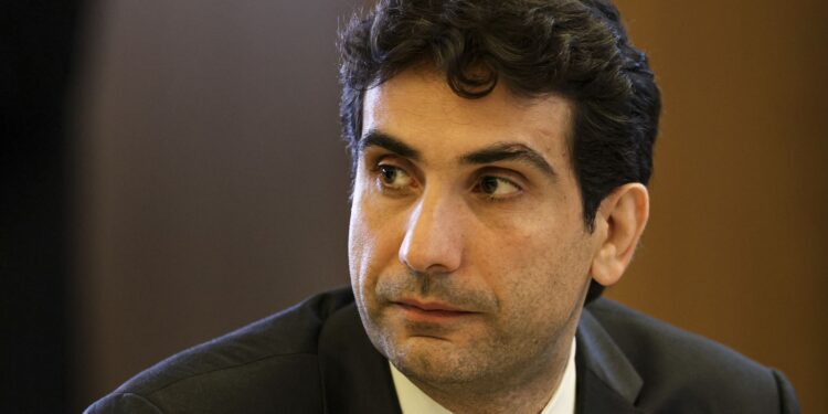 Pix deve permanecer sob gestão pública, diz Galípolo