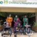 missionários doam cadeiras de rodas a hospital infantil