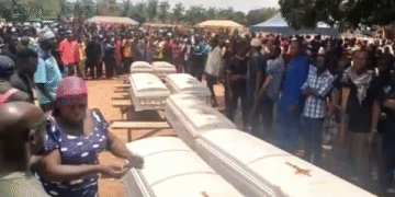 Nigéria tem protestos contra a inação do governo após 200 cristãos mortos em massacre