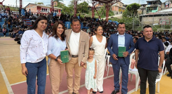 Pela primeira vez, grupo indígena tem a Bíblia completa em seu idioma, na Colômbia