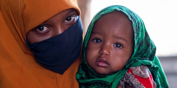 Familiares muçulmanos mantém mãe e filha bebê em cativeiro