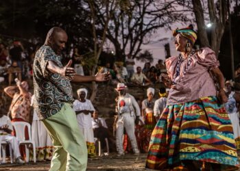 Encontro de Jongueiros transforma Praça Tiradentes em quilombo no Rio
