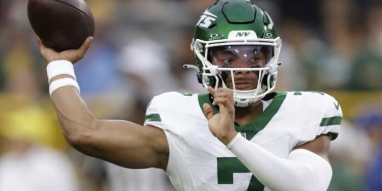 NFL: jogador ‘viciado’ em ler a Bíblia deixa a Palavra guiar sua vida