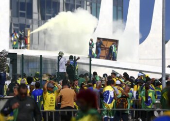 8/1: Moraes manda prender condenado que tirou tornozeleira eletrônica