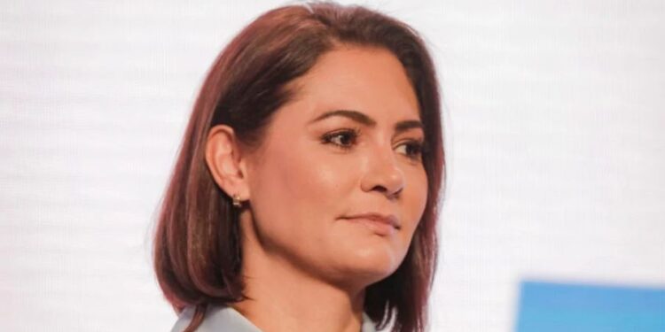 Michelle Bolsonaro desabafa após nova ordem contra Bolsonaro