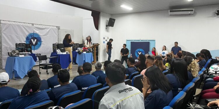 Pai e filho planejam parceria para trabalho ao concluírem cursos de capacitação profissional ofertados pelo governo de RO