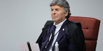 Fux é o terceiro a votar em nova sessão de julgamento de Bolsonaro