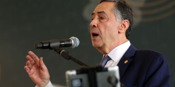 Barroso diz que país precisa de recomeço e pacificação