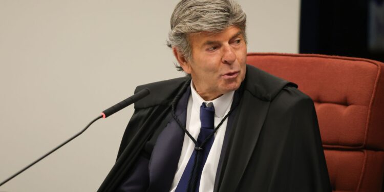 Fux vota para anular ação penal sobre golpe por cerceamento de defesa