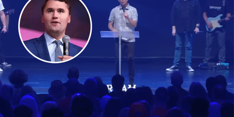 ‘De volta a Cristo’: Assassinato de Charlie Kirk leva milhares de pessoas às igrejas