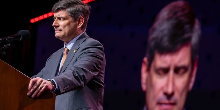 ‘Pastor nunca deve usar IA para escrever sermão’, diz neto de Billy Graham