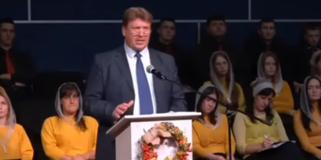 Pastor russo é condenado a 4 anos em campo de trabalho forçado por sermão anti-guerra