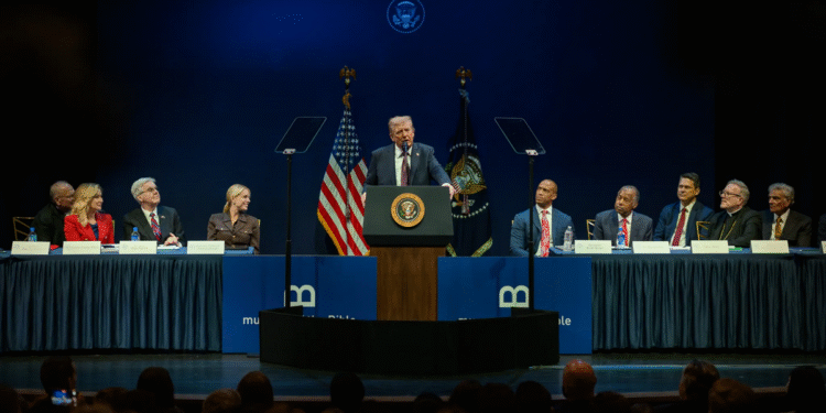 No Museu da Bíblia, Trump reforça valores cristãos dos EUA: “Somos uma nação sob Deus”