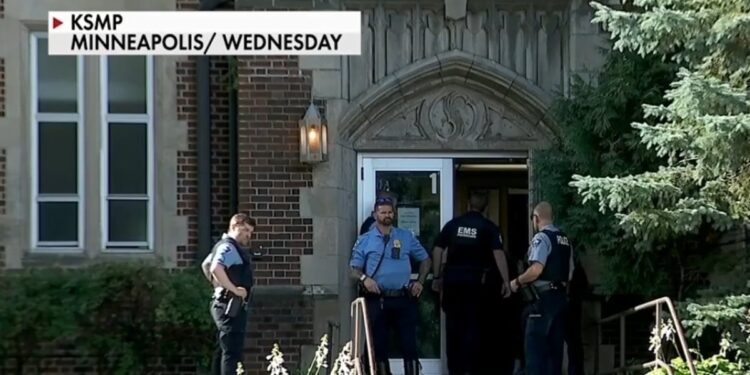 Ataques a igrejas nos EUA quadruplicaram nos últimos 4 anos, mostra relatório