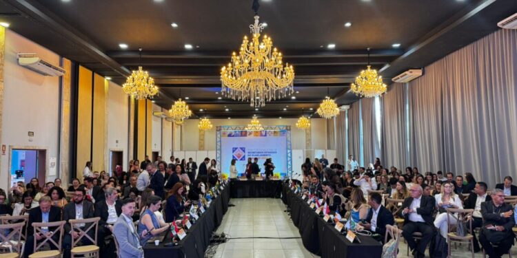 Governo de RO fortalece integração e cooperação no planejamento público em participação no XCIV Conseplan