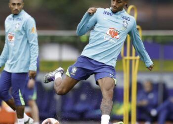 Brasil enfrenta Bolívia em seu último compromisso pelas Eliminatórias