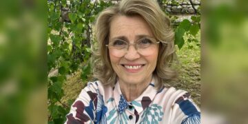 Parlamentar cristã retorna a tribunal por ‘discurso de ódio’ ao citar a Bíblia