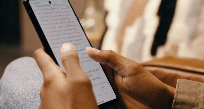 Distribuição digital da Bíblia ultrapassa a impressa em todo o mundo pela primeira vez