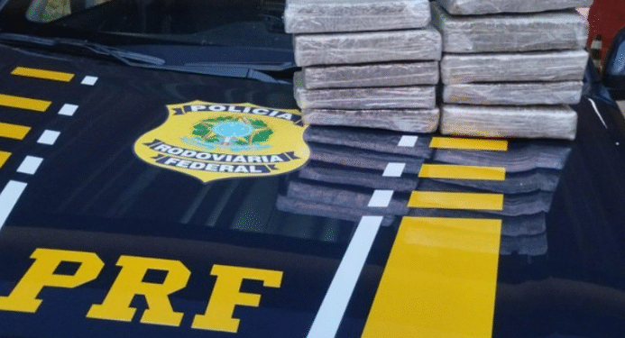 Mulher é presa com 10 kg de maconha em abordagem da PRF na BR-364 em Rondônia