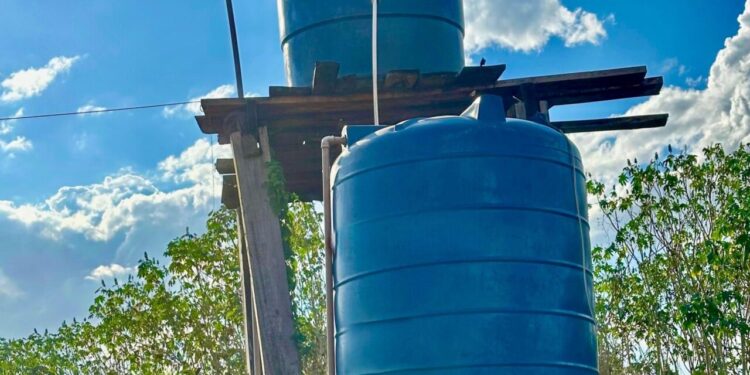 Famílias da Comunidade Rei Davi, em Espigão do Oeste, terão ligação de água gratuita por 30 dias